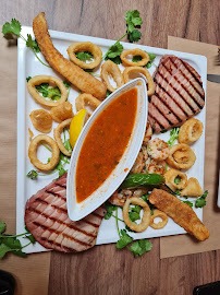 Klassieke visschotel met saus